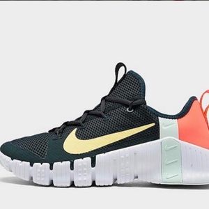 Women’s Nike Metcon 3 Sneakers